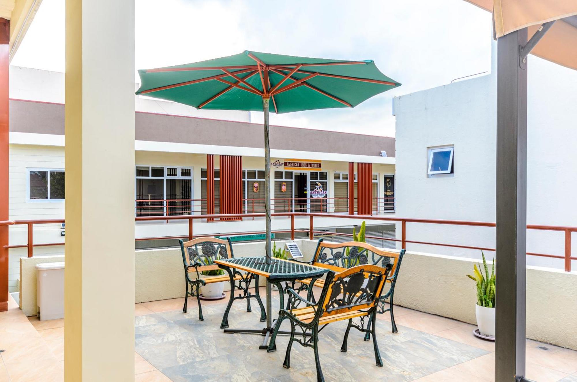 Casa Alberto Of Calapan Town Center Exterior foto